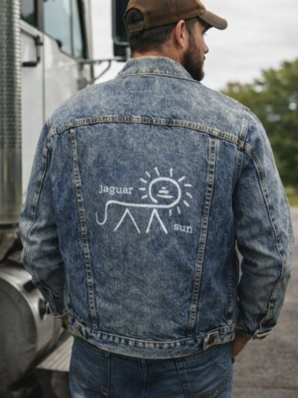 Levi Trucker Jacket Y2K Vintage Jaguar Sun Petroglyphs Logo Vintage Size Small